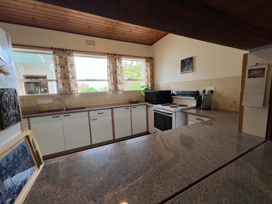4 Bedroom Property for Sale in Uniepark Western Cape